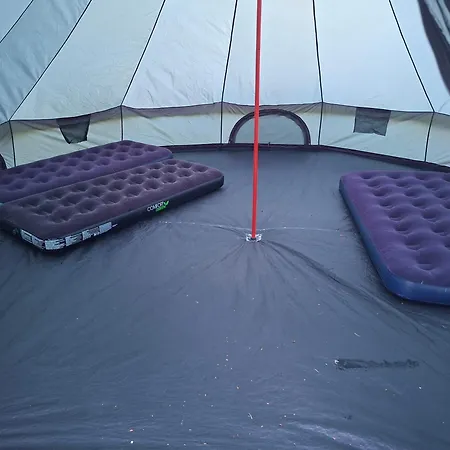 Almost Glamping Telt 旅馆 *